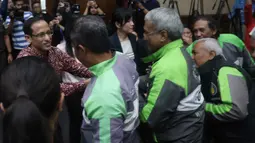 Sidang kali ini masih bergendakan mendengar keterangan saksi-saksi. Hari ini , Senin (2/2/2026), Jaksa Penuntut Umum (JPU) pada kasus ini menghadirkan tujuh orang saksi. Tampak dalam foto, mantan Menteri Pendidikan, Kebudayaan, Riset dan Teknologi (Mendikbudristek), Nadiem Makarim sesaat sebelum menjalani persidangan lanjutan di Pengadilan Tindak Pidana Korupsi Jakarta (Tipikor) Jakarta, Senin (2/2/2026). (Kapanlagi.com/Budy Santoso)