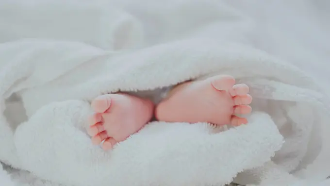 Bayi 29 Hari Meninggal Terpapar COVID-19, Ini 7 Etika Jenguk Bayi di Era Pandemi