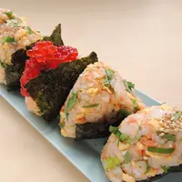 ilustrasi onigiri sederhana/Koenig_K/Shutterstock