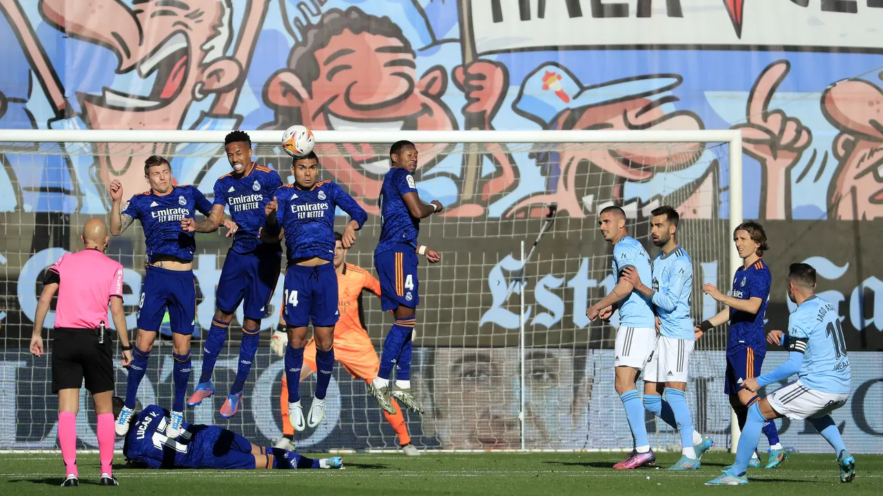 Foto: Karim Benzema Hampir Hattrick saat Real Madrid Kalahkan Celta Vigo