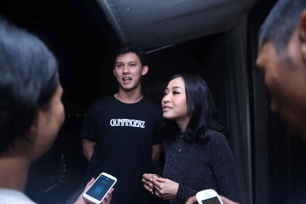 Rinni Wulandari dan Jevin Julian