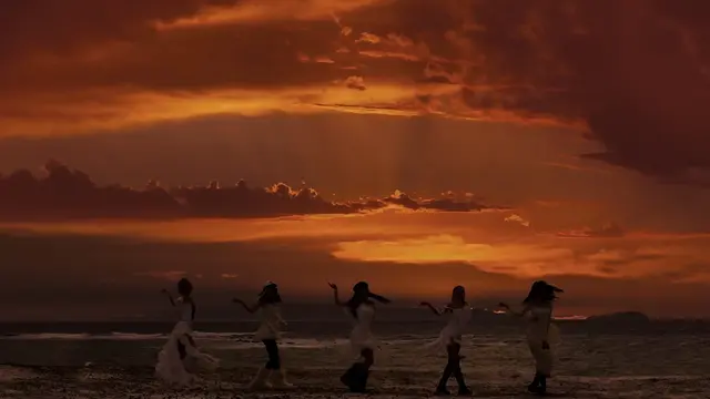 MV \'HOT\' LE SSERAFIM. (credit:youtube.com/@HYBELABELS)