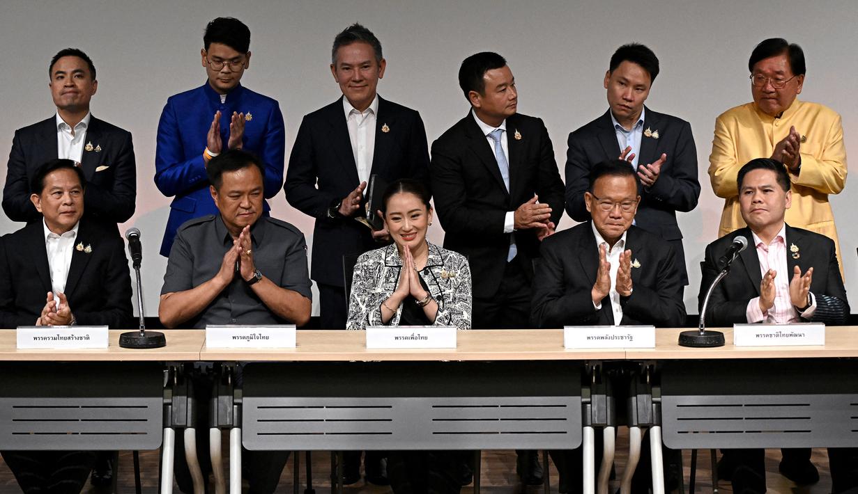 Sebelumnya diberitakan, Mahkamah Konstitusi Thailand memberhentikan Perdana Menteri Srettha Thavisin dari jabatannya pada 14 Agustus 2024. (Lillian SUWANRUMPHA/AFP)