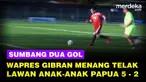 Wakil Presiden Gibran Rakabuming Raka bermain sepak bola bersama anak-anak Sekolah Sepak Bola (SSB) di Stadion Lapangan Pendidikan Itlayikinia, Wamena , Papua, Selasa (13/1).