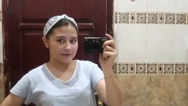 Kaya Raya, Ini 5 Potret Prilly Latuconsina Masak Hingga Nyetrika Baju Sendiri