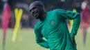 Boaz Solossa berlatih bersama timnas Indonesia di Lapangan Sekolah Pelita Harapan, Banten, Sabtu (29/10/2016). Latihan ini digelar untuk persiapan jelang Piala AFF, November mendatang. (Bola.com/Vitalis Yogi Trisna)  