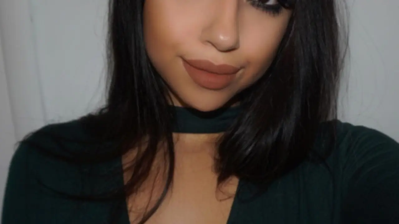 Miliki Kulit Sawo Matang, Ini Makeup yang Cocok Kamu Pilih