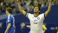 Orlando City SC midfielder Kaka celebrates after scoring a goal against the Montreal Impact during the first half at the Olympic Stadium. Mandatory Credit: Eric Bolte-USA TODAY Sports