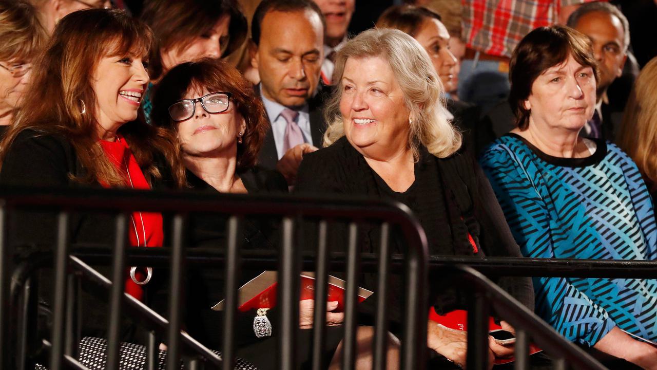 20161009-Korban Bill Clinton Hadiri Debat Capres AS-Amerika Serikat