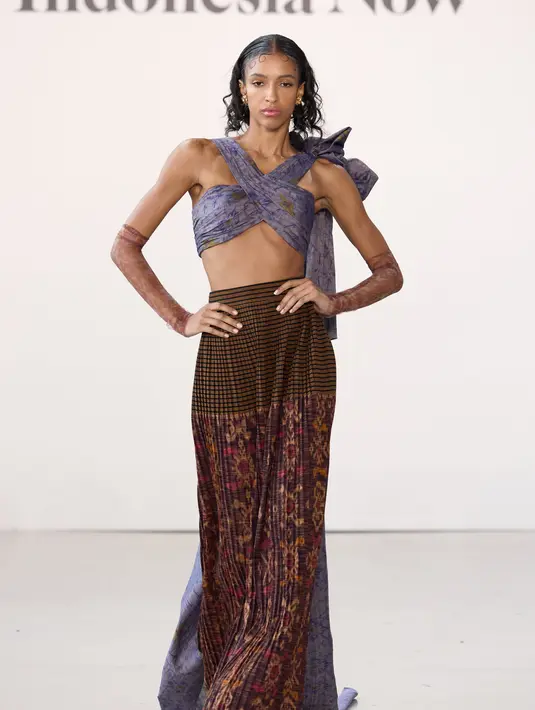 dan optimisme bagi semua yang memakainya serta sebagai apresiasi untuk para perajin di berbagai daerah di Indonesia.   [Dok/Didiet Maulana]