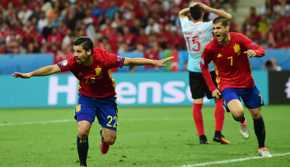 Ekspresi pemain Spanyol, Nolito, setelah mencetak gol kedua ke gawang Turki pada laga Grup D Piala Eropa 2016 di Allianz Riviera, Nice, Sabtu (18/6/2016) dini hari WIB. (AFP/Bulent Kilic)