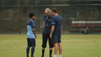 Evan Dimas, Alfred Riedl dan Wolfgang Pikal (kiri ke kanan). (Liputan6.com/Helmi Fithriansyah)