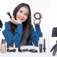 makeup aman tanpa flashback/copyright freepik.com/jcomp