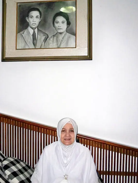 Kabar meninggalnya, ibunda Ashanty dibenarkan oleh management Ashanty, Vida saat dihubungi melalui sambungan telpon. Almarhum meninggal dunia dalam usia 72 tahun. (Instagram/gangsar1313)