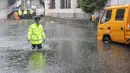 Xiamen, Quanzhou dan Putian mencatat curah hujan setiap jam melebihi 50 mm (2,165 inci) pada hari Jumat, menurut Administrasi Meteorologi China (CMA).  (STR/AFP)