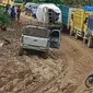 Kondisi jalan lintas selatan di Riau hancur lebur karena sering dilewati truk besar. (Liputan6.com/Istimewa)