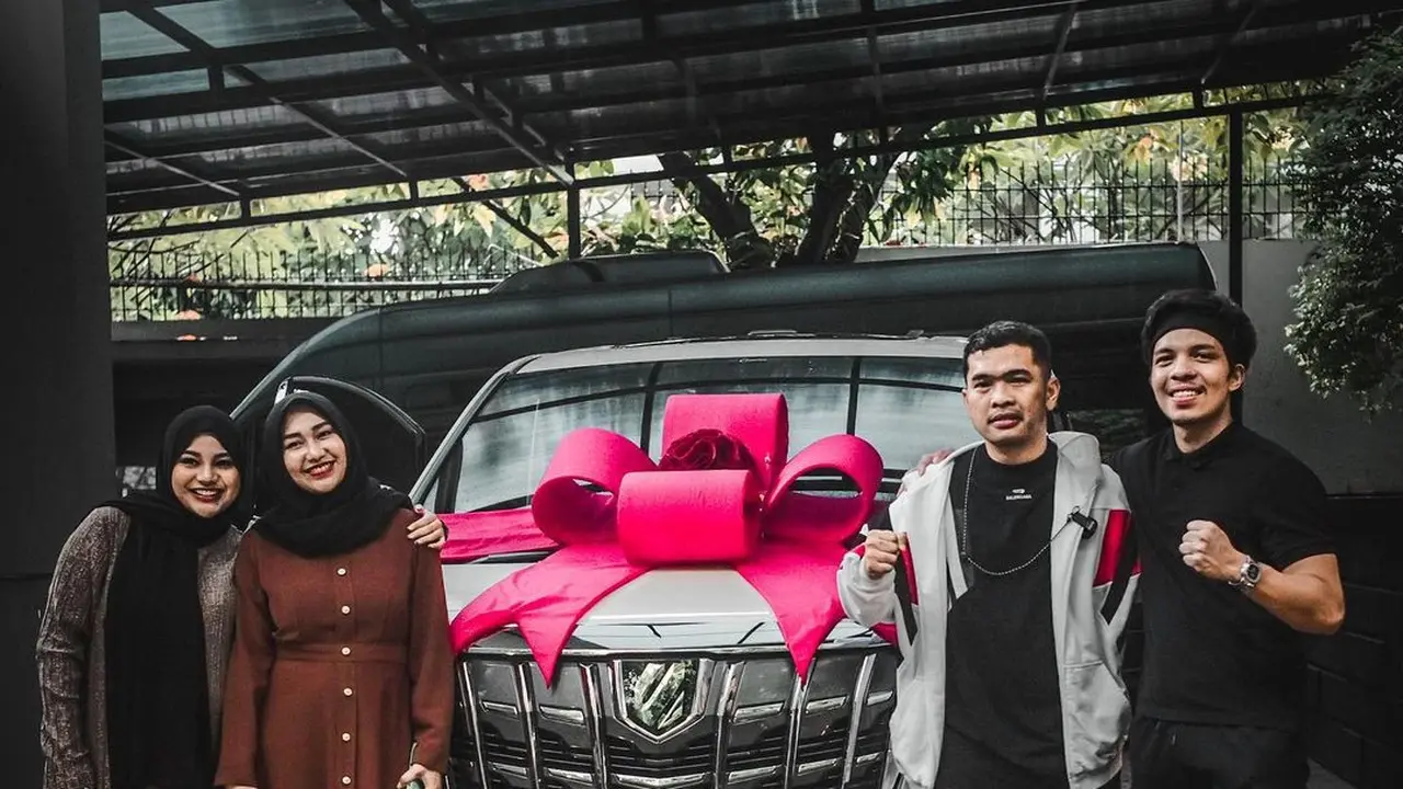 Ulang Tahun, Atta Halilintar Dapat Hadiah Mobil Mewah dari Putra Siregar. (instagram.com/attahalilintar)