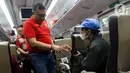 Ratusan penumpang yang akan mudik Lebaran ini difasilitasi oleh PDI Perjuangan dengan total sembilan gerbong. (Liputan6.com/Herman Zakharia)