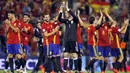 Para pemain Spanyol merayakan kemenangan atas Albania pada laga Kualifikasi Piala Dunia 2018 di Stadion Rico Perez, Jumat (6/10/2017). Spanyol menang 3-0 atas Albania. (AP/Alberto Saiz)