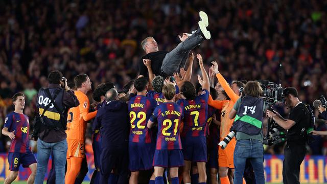 Foto: Momen Suka Cita Para Pemain Barcelona setelah Kunci Gelar Juara Liga Spanyol dan Tumbangkan Real Madrid di Laga El Clasico