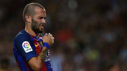 Pada musim ini, Aleix Vidal baru dua kali memperkuat Barcelona, yakni saat melawan Sevilla pada leg kedua Piala Super Spanyol dan melawan Deportivo Alaves di ajang La Liga Spanyol. (AFP/Lluis Gene)