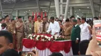 Presiden Joko Widodo (Jokowi) resmikan terminal baru Bandar Udara (Bandara) Tjilik Riwut  di Palangkaraya, Kalimantan Tengah pada Senin (8/4/2019) (Foto:Liputan6.com/Athika R)