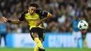 3. Aubameyang - Mantan bomber AC Milan ini diboyong dari Saint Ettiene usai Lewandowski memutuskan hengkang ke Bayern Munchen. Namun bersama Kloop, Auba tampil brilian dan menjadi penyerang andalan Dortmund. (AFP/Glyn Kirk)