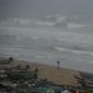 Ilustrasi topan badai di pesisir (AFP Photo)