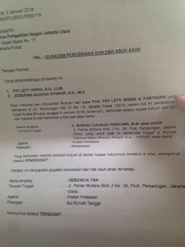 Surat gugatan cerai Ahok yang beredar di media sosial. (Sumber Foto: Istimewa)