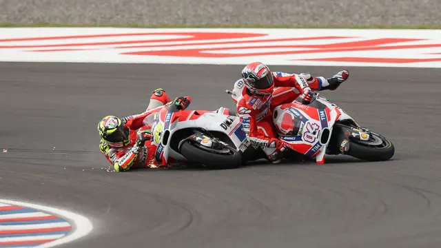 Andrea Iannone - Andrea Dovizioso 