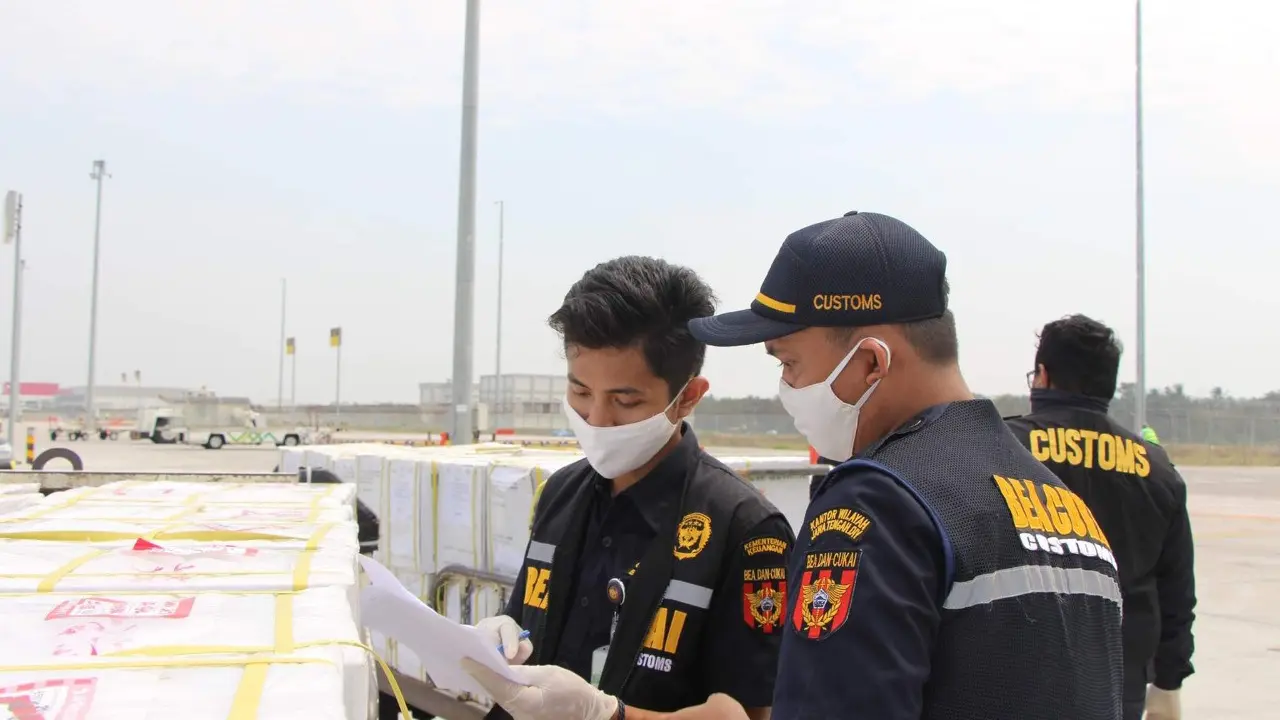 Bea Cukai Monitor Impor Kargo Pertama dan Terbesar di Bandara Internasional Yogyakarta