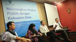 Titi Anggraini (kedua kiri),  Effendi Syahputra (kedua kanan), Willy Efendi (kanan) hadir saat diskusi publik di kawasan Jakarta, Kamis (19/11/2015). (Liputan6.com/Faizal Fanani)