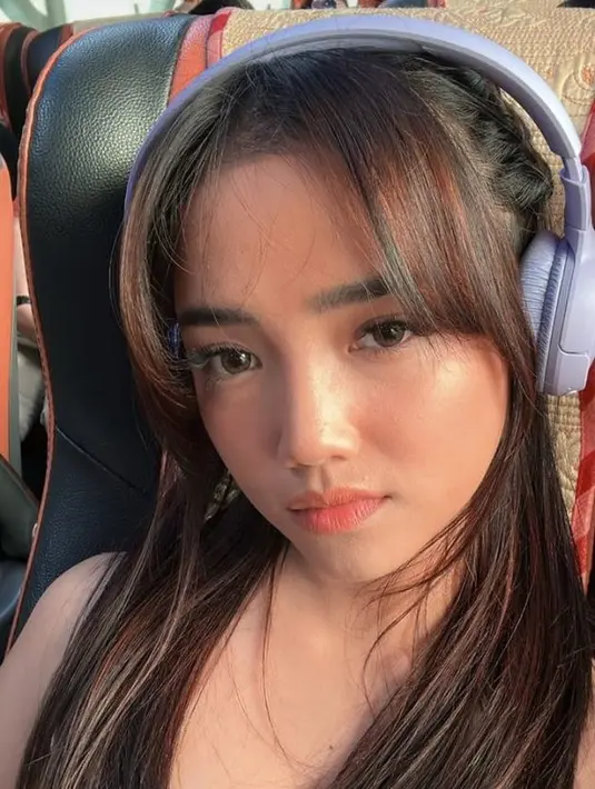 <p>Fuji memang sempat meminta penggemarnya untuk menebak ia pergi ke mana. Banyak yang menduga jika Fuji akan pergi ke Jepang. [Foto: instagram.com/fuji_an]</p>