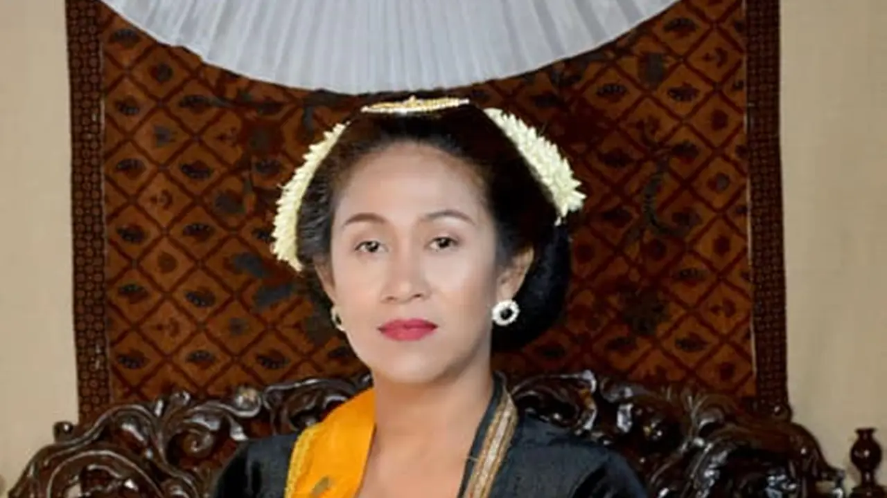 6 Potret Fanny Aminadia, Permaisuri Raja Keraton Agung Sejagat