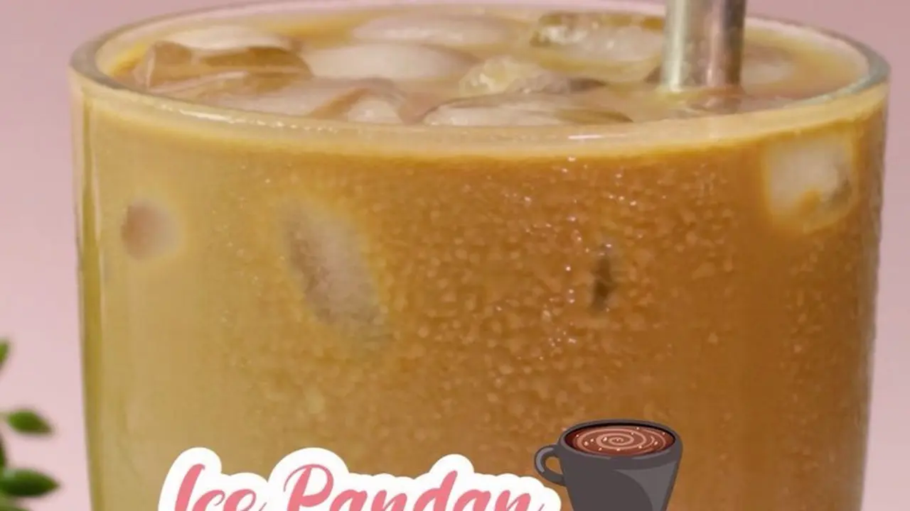 Resep Kopi Pandan. (dok. Instagram @cchannel_food_id/https://www.instagram.com/p/B7QWxPgHduY//Adhita Diansyavira)