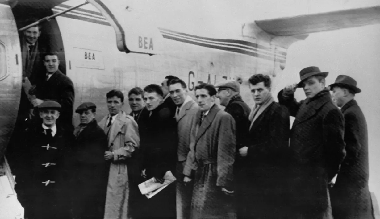 2. Tragedi Munich (Jerman 1958) - Tepat pada tanggal 6 Februari 1958 Manchester United kembali bertolak ke Inggris usai bertandang ke kandang FC Red Star. Cuaca buruk kota Munich membuat pesawat mereka bernasib naas. (AFP)