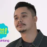 Derby Romero punya tantangan tersendiri dalam mendapatkan chemistry dengan para pemain Pinky Promise. Sebagai sutradara, apa sih kesulitan yang Guntur Soeharjanto rasakan juga?