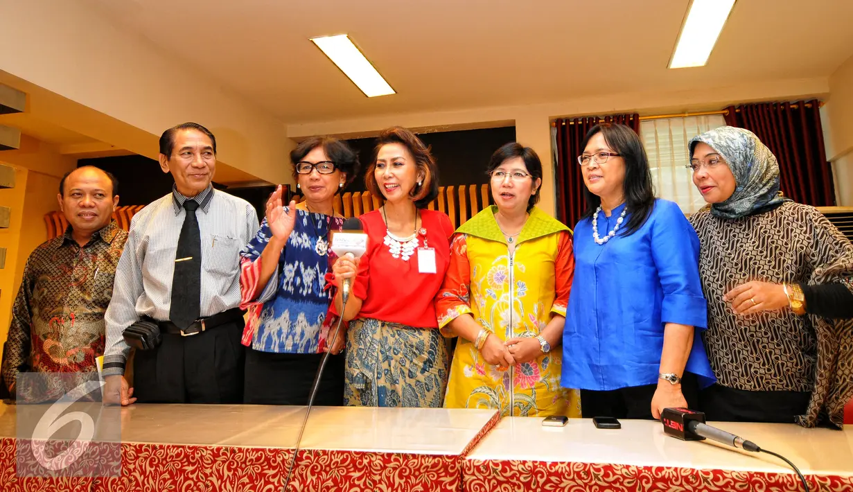 Suasana konferensi pers Pansel KPK terkait Seleksi tahap III calon pimpinan KPK di Pusdiklat Kemenkes, Jakarta, Senin (27/7/2015). (Liputan6.com/Yoppy Renato)