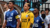 Muhammad Ridwan (kuning), mengikuti seleksi di PSIS. (Bola.com/Ronald Seger Prabowo)