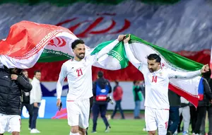 Iran menyusul Jepang untuk tampil di pesta akbar sepakbola tersebut. Iran mendapatkan tiket lolos itu setelah berimbang 2-2 kontra Uzbekistan di Azadi Stadium, Selasa (25/3/2025) malam WIB. Iran memang cuma butuh satu poin untuk lolos. (AFP)