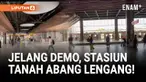 Suasana berbeda tampak di Stasiun Tanah Abang, Kamis (28/8/2025) pagi. Stasiun yang biasanya berjubel dipadati penumpang terlihat cukup lenggang. Hal ini tak lepas dari rencana aksi unjuk rasa yang akan digelar di Gedung DPR dan Istana Negara siang n...