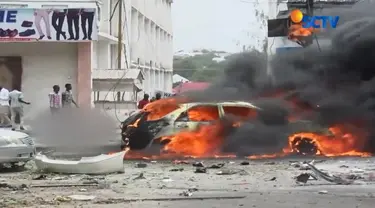 Ledakan bom mobil menewaskan 5 orang dan melukai 13 orang.