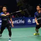 M Ahsan/Hendra Setiawan melaju ke babak selanjutnya usai mengalahkan OR Cchin Chung/Tang Chun Man (Hongkong) saat laga di BCA Indonesia Open 2016, Istora Senayan Jakarta, Rabu (1/6). Ahsan/Hendra unggul 23-21, 25-23. (Liputan6.com/Helmi Fithriansyah)