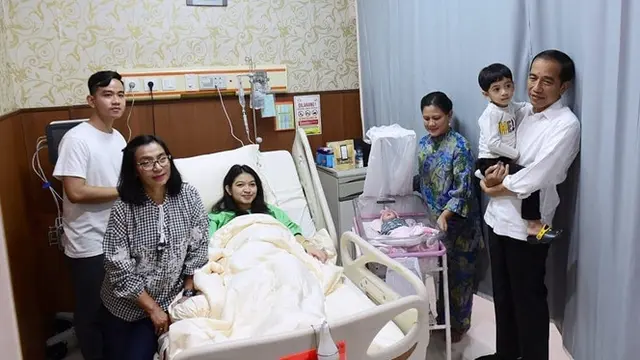 Jarang Tersorot, Ini 6 Potret Ibu Kandung Selvi Ananda Mertua Gibran