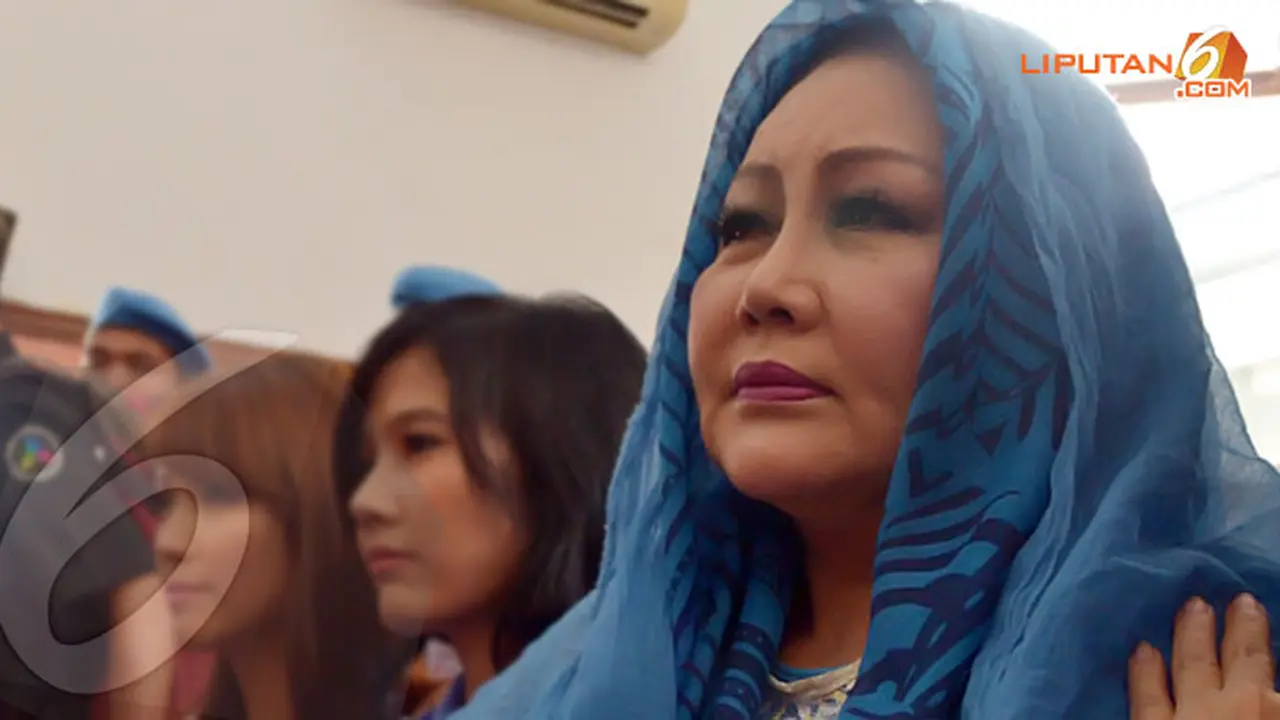 ibu-ardina-rasti-130713b.jpg