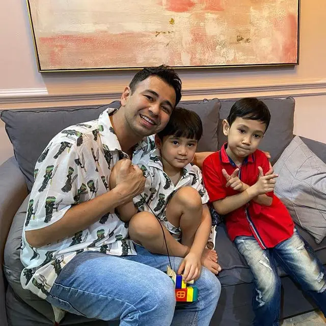 6 Potret Rafathar Bareng Sosok Viral, Terbaru Bersama Anak Jago Main Latto-Latto