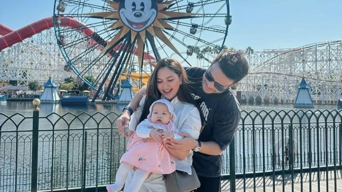 Baby Kyarra Genap Berusia Setahun, Jessica Mila Bagikan Potret Kebahagiaan dengan Suami dan Anak