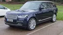 2014 Range Rover Vogue merupakan SUV mewah asal Inggris yang memiliki kemampuan off-road superior. Mobil ini cocok untuk mobilitas sehari-hari sang bintang Lionel Messi. (Source: wikipedia.org)