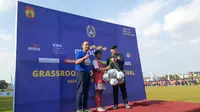 Wakil Ketua Umum PSSI, Zainudin Amali saat membuka Grassroot Football Festival 2023 di Lapangan Kenari, Yogyakarta, Sabtu (2/9/2023) sore. (Bola.com/Ana Dewi)