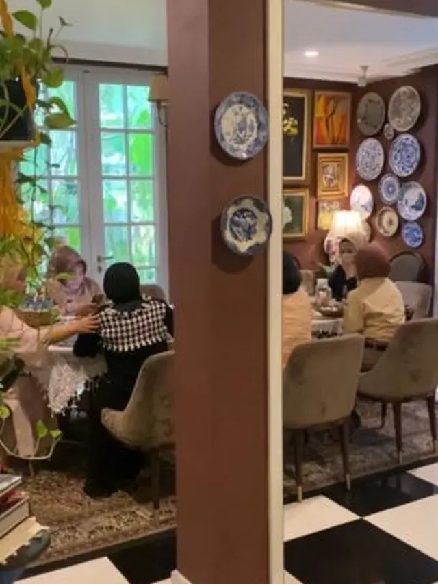6 Potret Yuni Shara Gelar Arisan, Rumahnya yang Instagramable Curi Perhatian